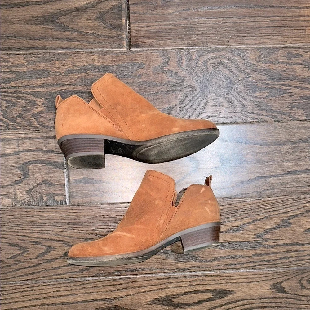 Lucky brand brown suede leather ankle booties size 8